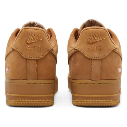 Tênis Nike Air Force 1 Low x Supreme Wheat Marrom - foto 4