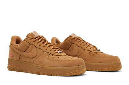 Tênis Nike Air Force 1 Low x Supreme Wheat Marrom
