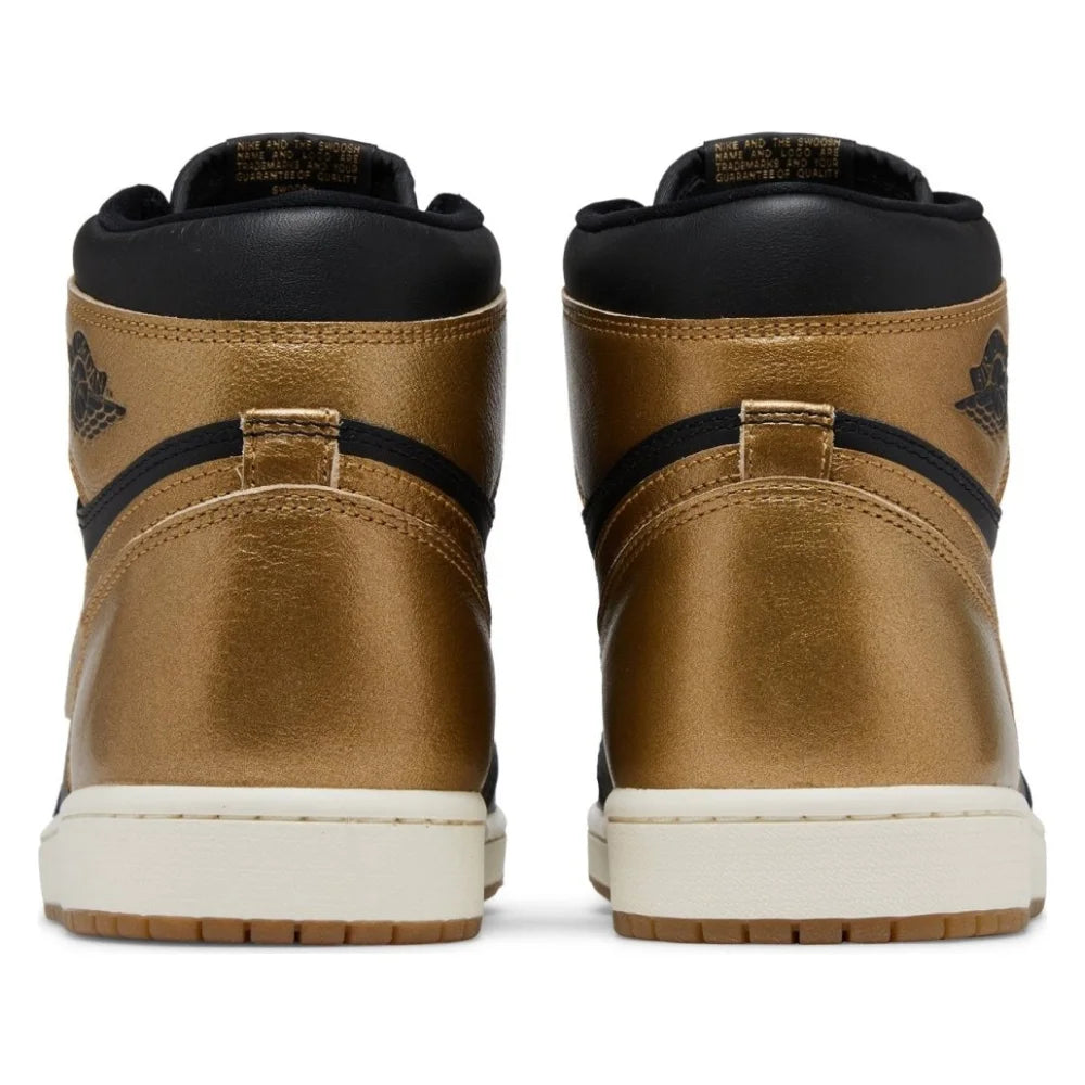 Tênis Nike Air Jordan 1 High OG Black Metallic Gold Preto - foto 4