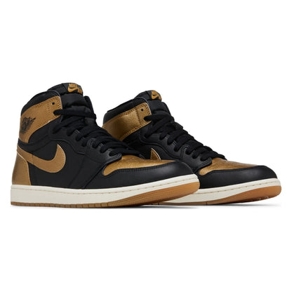Tênis Nike Air Jordan 1 High OG Black Metallic Gold Preto - foto 5