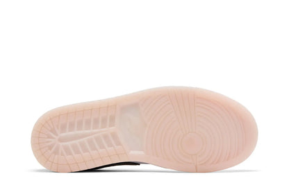 Tênis Nike Air Jordan 1 Low Coral Bege