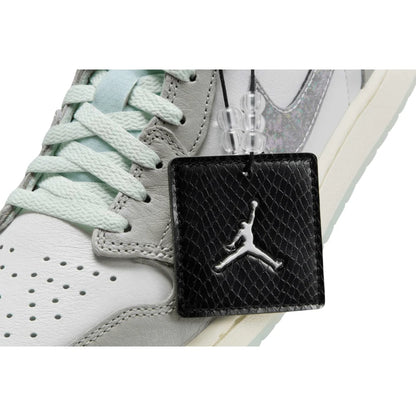 Tênis Nike Air Jordan 1 Low Lunar New Year Photon Dust Cinza - foto 8