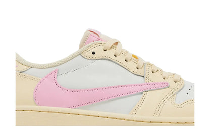 Tênis Nike Air Jordan 1 Retro Low OG SP Travis Scott Shy Pink Bege