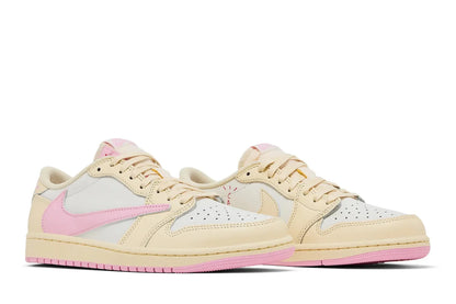 Tênis Nike Air Jordan 1 Retro Low OG SP Travis Scott Shy Pink Bege