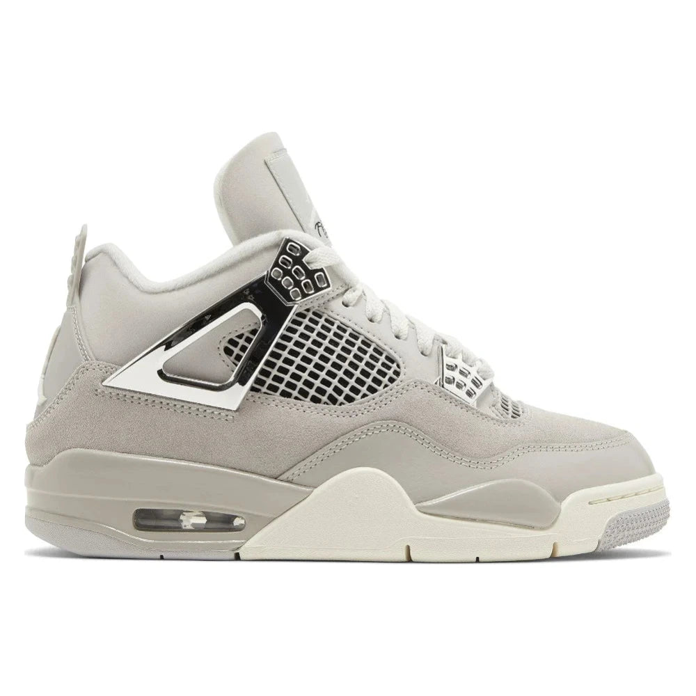 Tênis Nike Air Jordan 4 Frozen Moments Cinza
