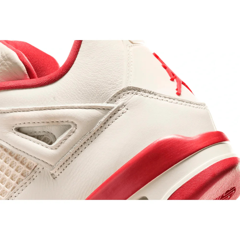 Tênis Nike Air Jordan 4 Retro Valentine&