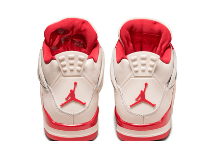 Tênis Nike Air Jordan 4 Retro Valentine&