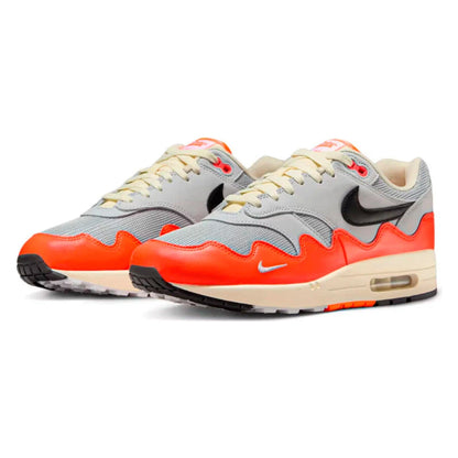 Tênis Nike Air Max 1 x Patta Hyper Crimson Branco - par em vista diagonal