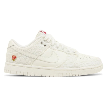 Tênis Nike Dunk Low Give Her Flowers Branco