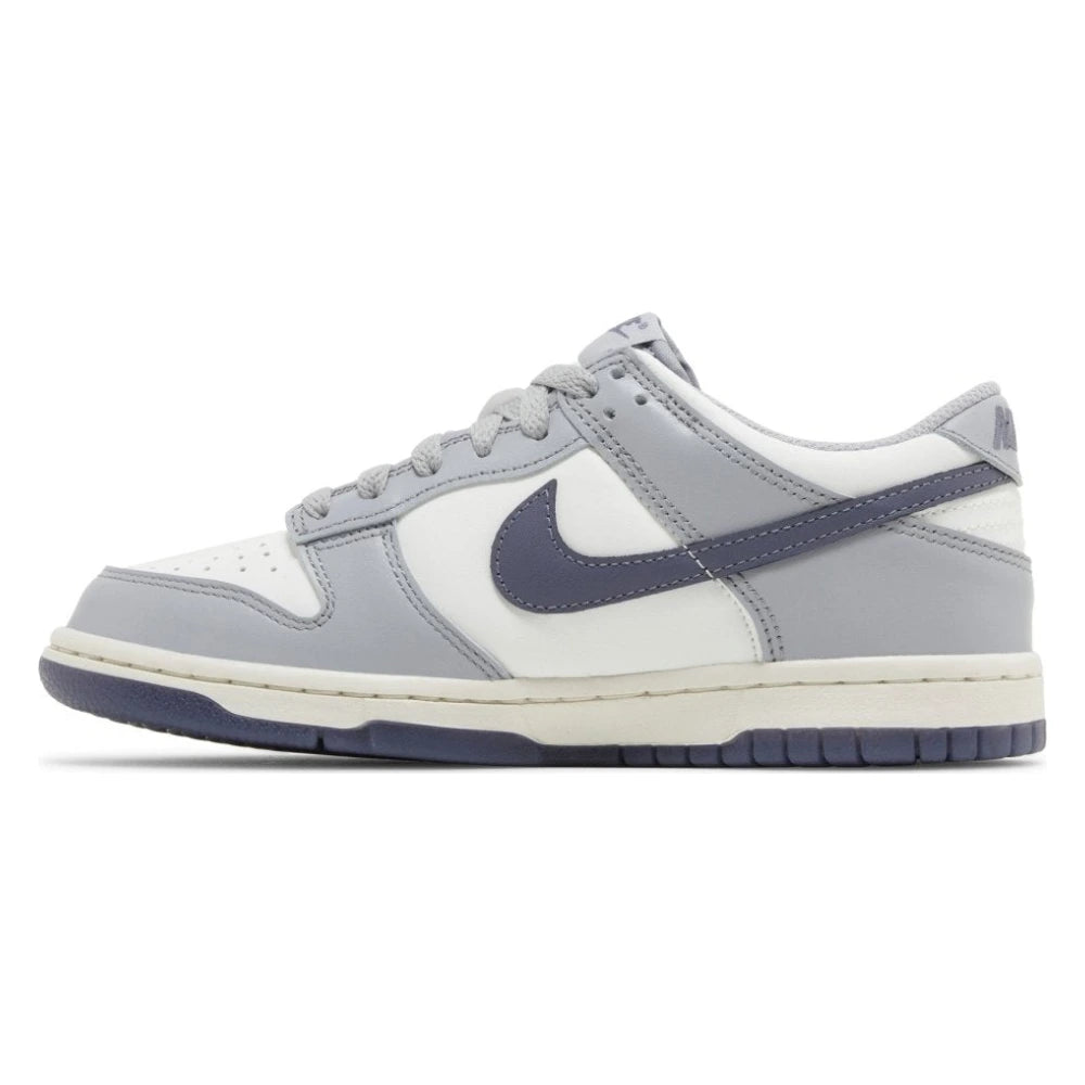 Tênis Nike Dunk Low Light Carbon Cinza - foto 2