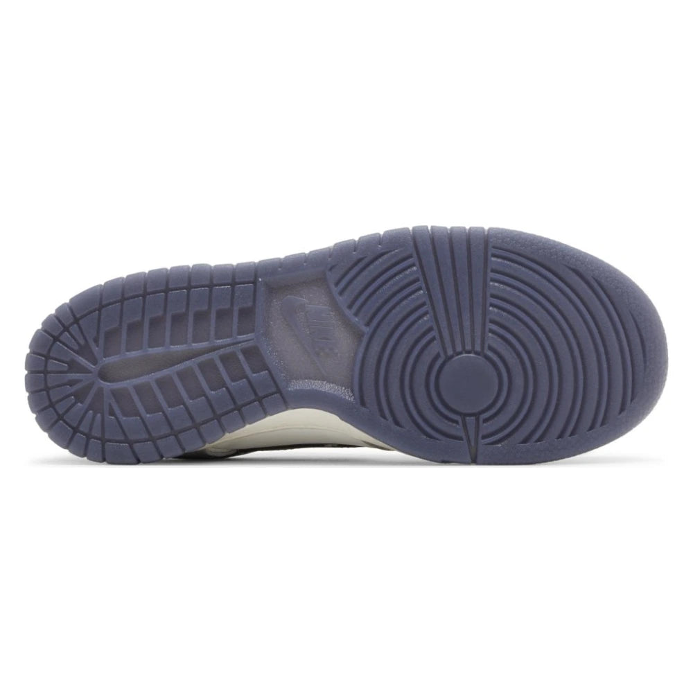 Tênis Nike Dunk Low Light Carbon Cinza - foto 3