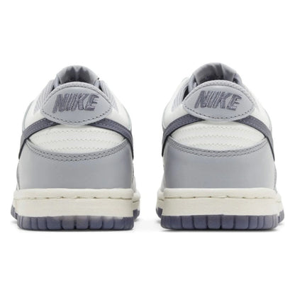 Tênis Nike Dunk Low Light Carbon Cinza - foto 4