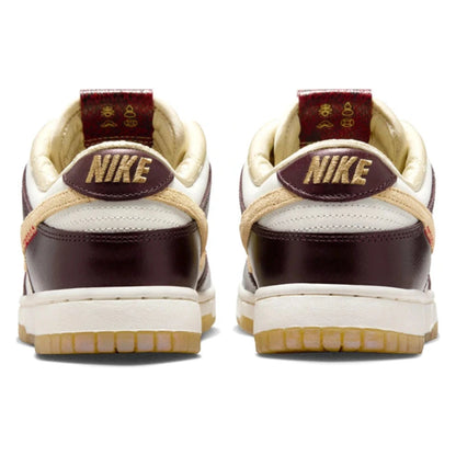 Tênis Nike Dunk Low Year of the Snake 2025 Marrom - par em vista traseira
