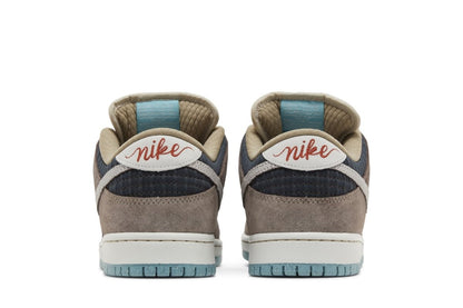 Tênis Nike SB Dunk Low Big Money Savings Marrom