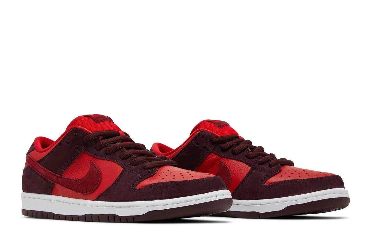 Tênis Nike SB Dunk Low Cherry Vermelho