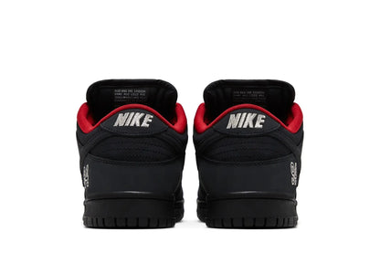 Tênis Nike SB Dunk Low Supreme 94 Black Preto