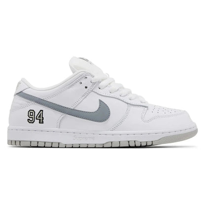 Tênis Nike SB Dunk Low Supreme 94 White Metallic Silver Branco