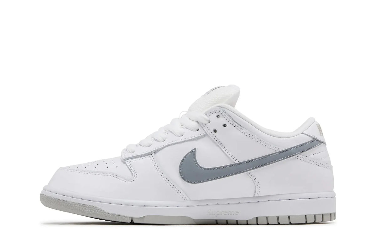 Tênis Nike SB Dunk Low Supreme 94 White Metallic Silver Branco