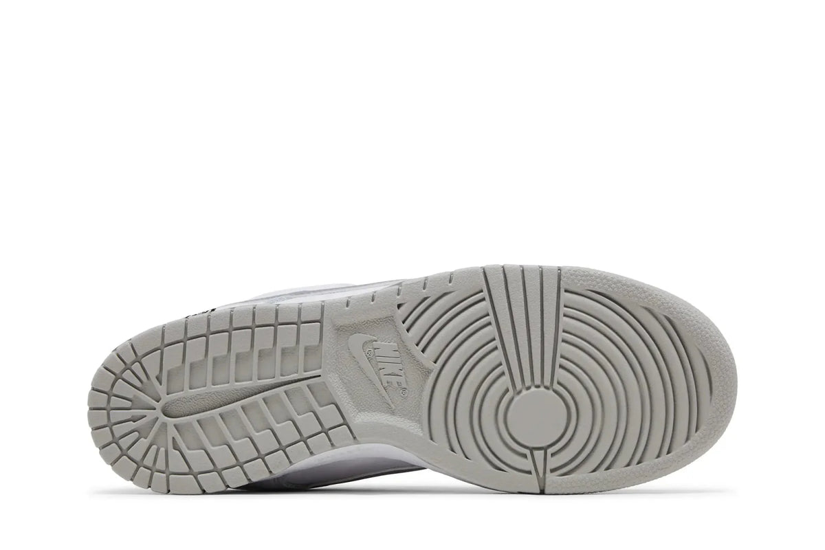 Tênis Nike SB Dunk Low Supreme 94 White Metallic Silver Branco