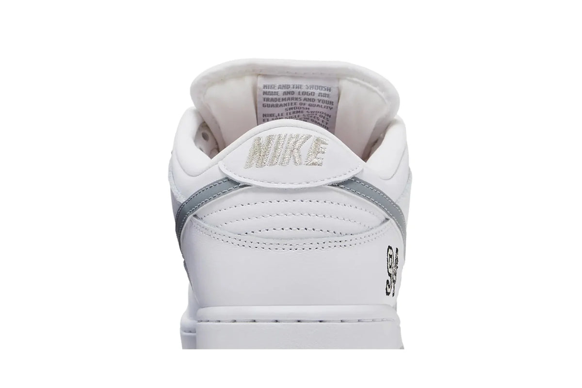 Tênis Nike SB Dunk Low Supreme 94 White Metallic Silver Branco