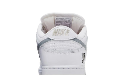 Tênis Nike SB Dunk Low Supreme 94 White Metallic Silver Branco