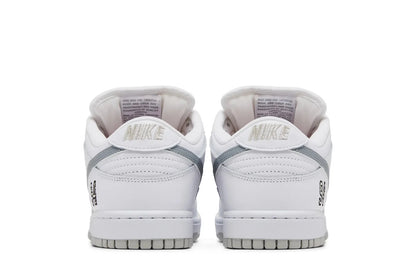 Tênis Nike SB Dunk Low Supreme 94 White Metallic Silver Branco