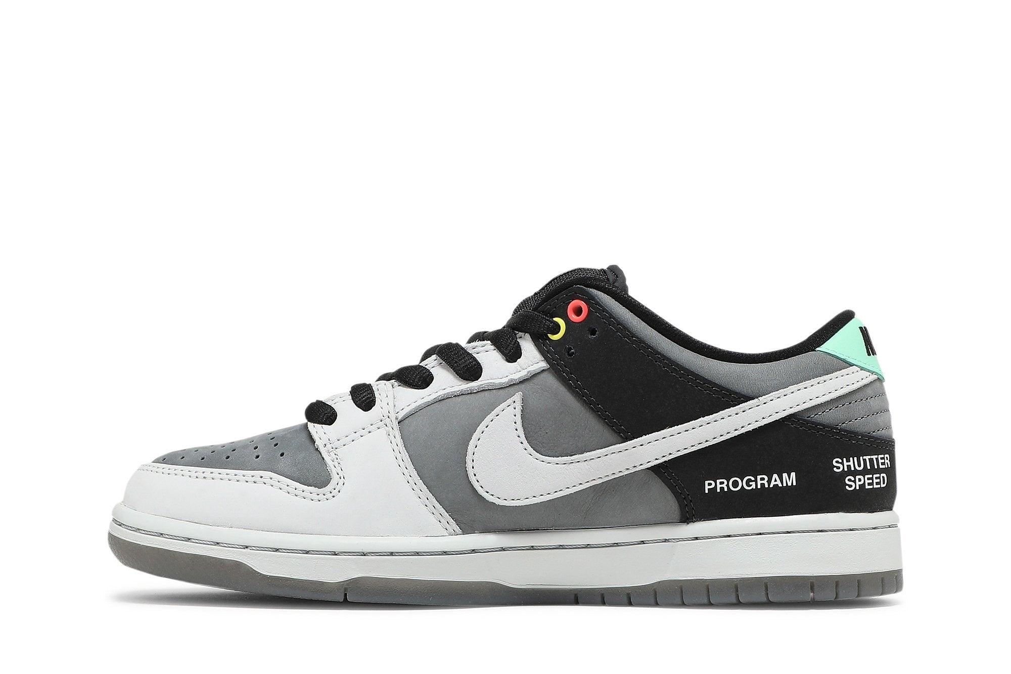 Tênis Nike SB Dunk Low VX 1000 Camcorder Cinza