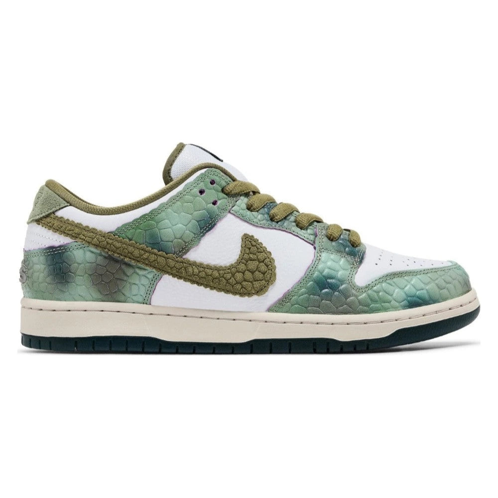Tênis Nike SB Dunk Low x Alexis Sablone Chameleon Verde