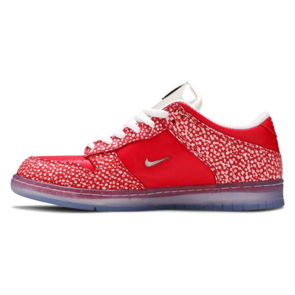 Tênis Nike SB Dunk Low x Stingwater Magic Mushroom Vermelho - foto 2
