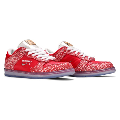 Tênis Nike SB Dunk Low x Stingwater Magic Mushroom Vermelho - foto 5