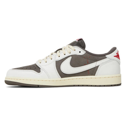 Tênis Nike Travis Scott x Air Jordan 1 Low OG Reverse Mocha Bege - foto 2