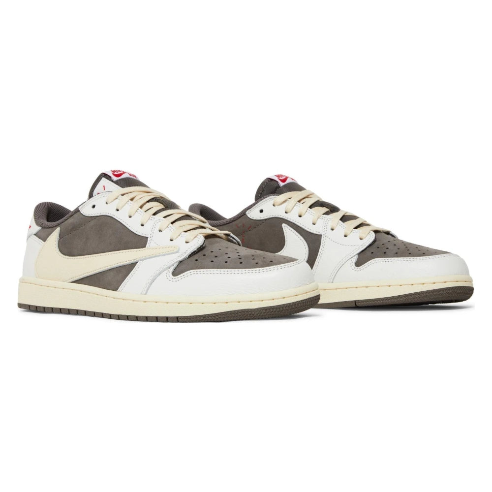 Tênis Nike Travis Scott x Air Jordan 1 Low OG Reverse Mocha Bege - foto 4