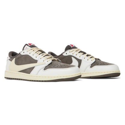 Tênis Nike Travis Scott x Air Jordan 1 Low OG Reverse Mocha Bege - foto 4