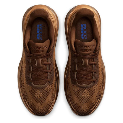 Tênis Nike Vomero Premium Flat Stout Marrom