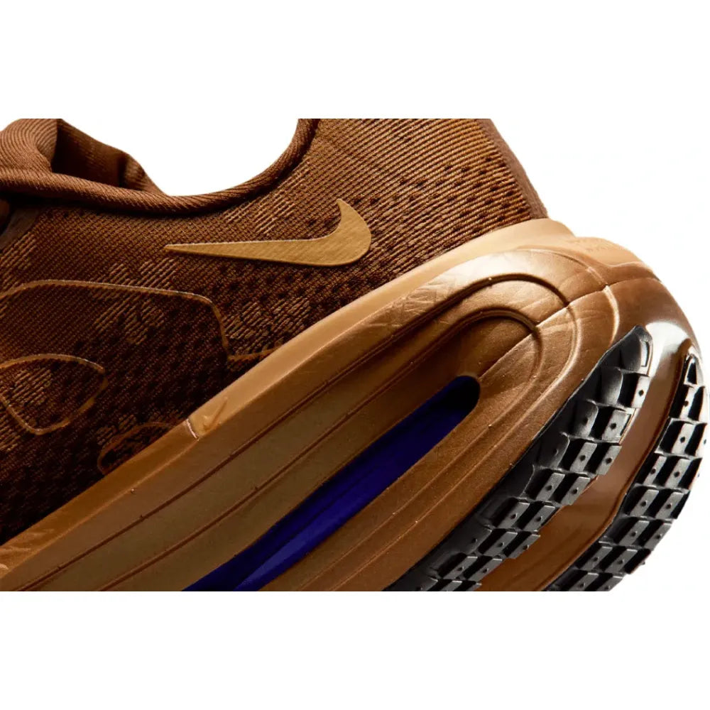 Tênis Nike Vomero Premium Flat Stout Marrom