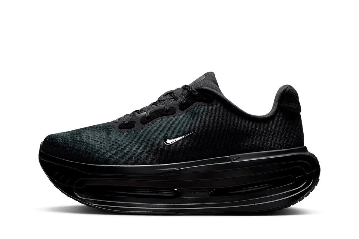Tênis Nike Vomero Premium SP Black Mini Chrome Swoosh Preto