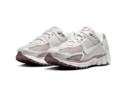 Tênis Nike Zoom Vomero 5 Metallic Silver Platinum Violet Prateado