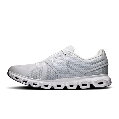 Tênis esportivo cinza claro On Running Cloud 6, solado branco, vista lateral esquerda