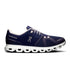 Tênis esportivo masculino azul marinho com sola branca e design moderno On Running Cloud 6