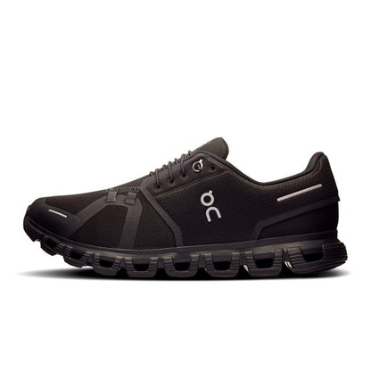 Tênis esportivo preto On Running Cloud 6, lateral, solado tecnológico visível.
