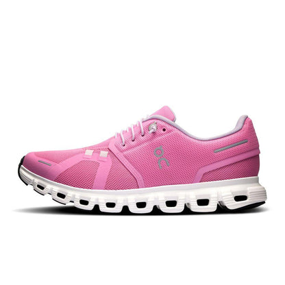 Tênis esportivo rosa On Running Cloud 6, solado branco, vista lateral esquerda