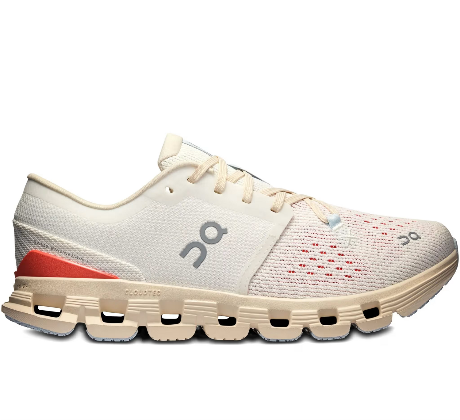 Tênis esportivo branco com detalhes salmão, sola reforçada e design moderno On Running Cloud X 4