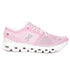 Tênis feminino esportivo rosa e branco com sola robusta e cabedal em mesh.