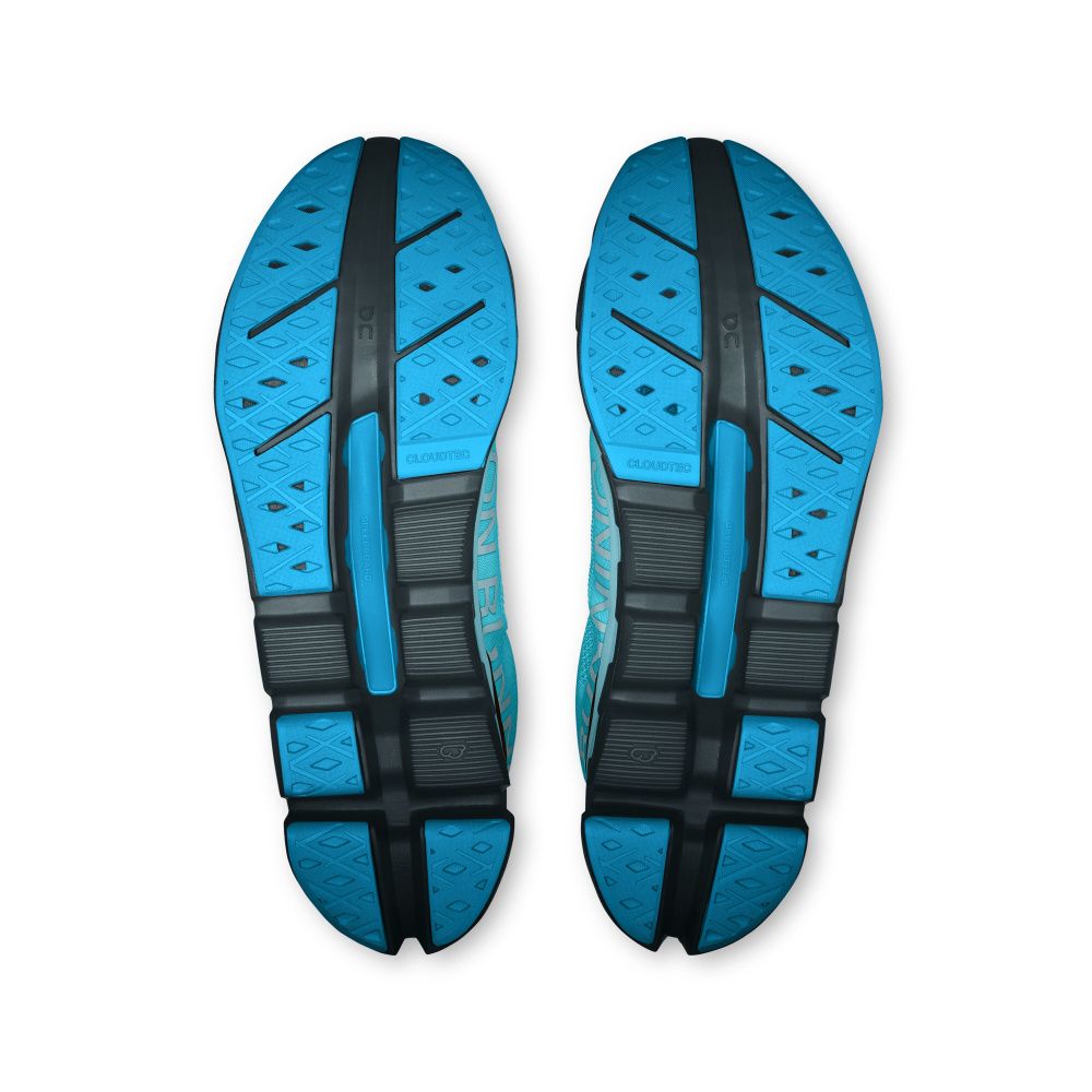 Tênis On Running Cloudflow 5 azul, solado segmentado com recortes vazados e design característico da marca