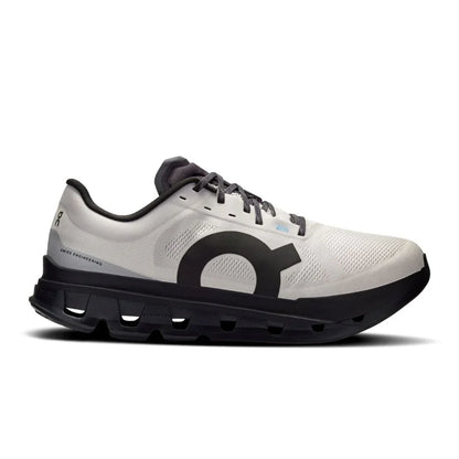 Tênis esportivo masculino cinza e preto, solado robusto, design moderno, ideal para corrida