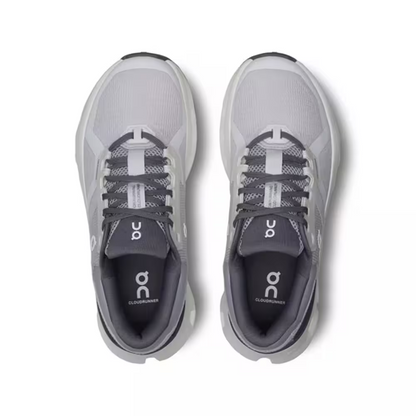 Tênis esportivo cinza e branco visto de cima, modelo On Running Cloudrunner 2.