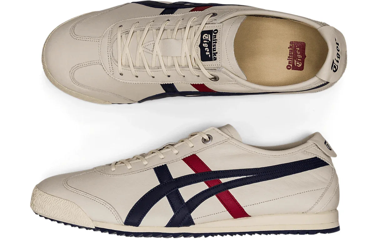 Tênis casual bege com detalhes azul marinho e vermelho, design retrô, sola de borracha.