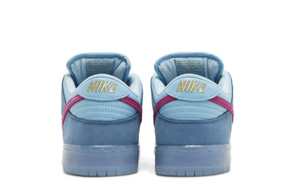 Tênis Run The Jewels x Nike SB Dunk Low 4/20 Azul